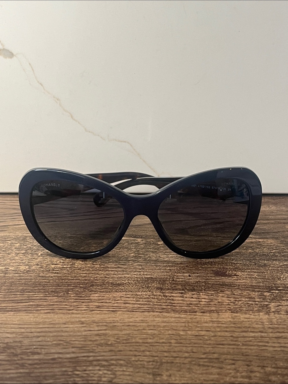 Authentic CHANEL navy Cat-Eye Women's Sunglasses with tortoiseshell temples 5321